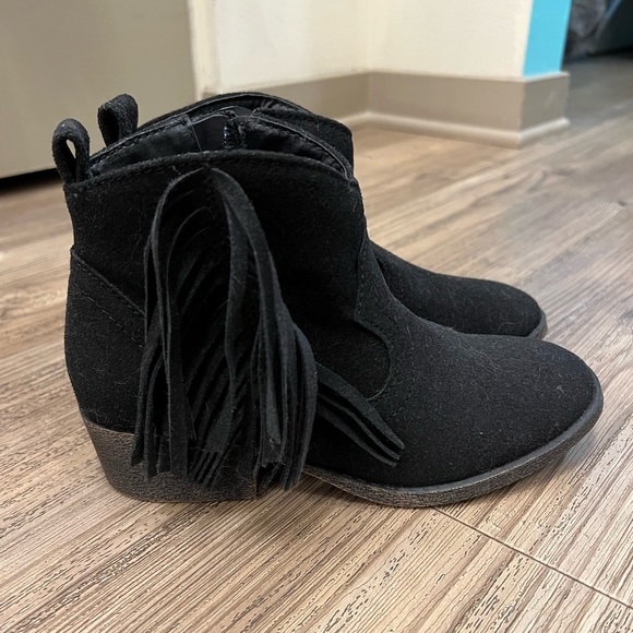 Black suede boots with fringe - Picture 2 of 3